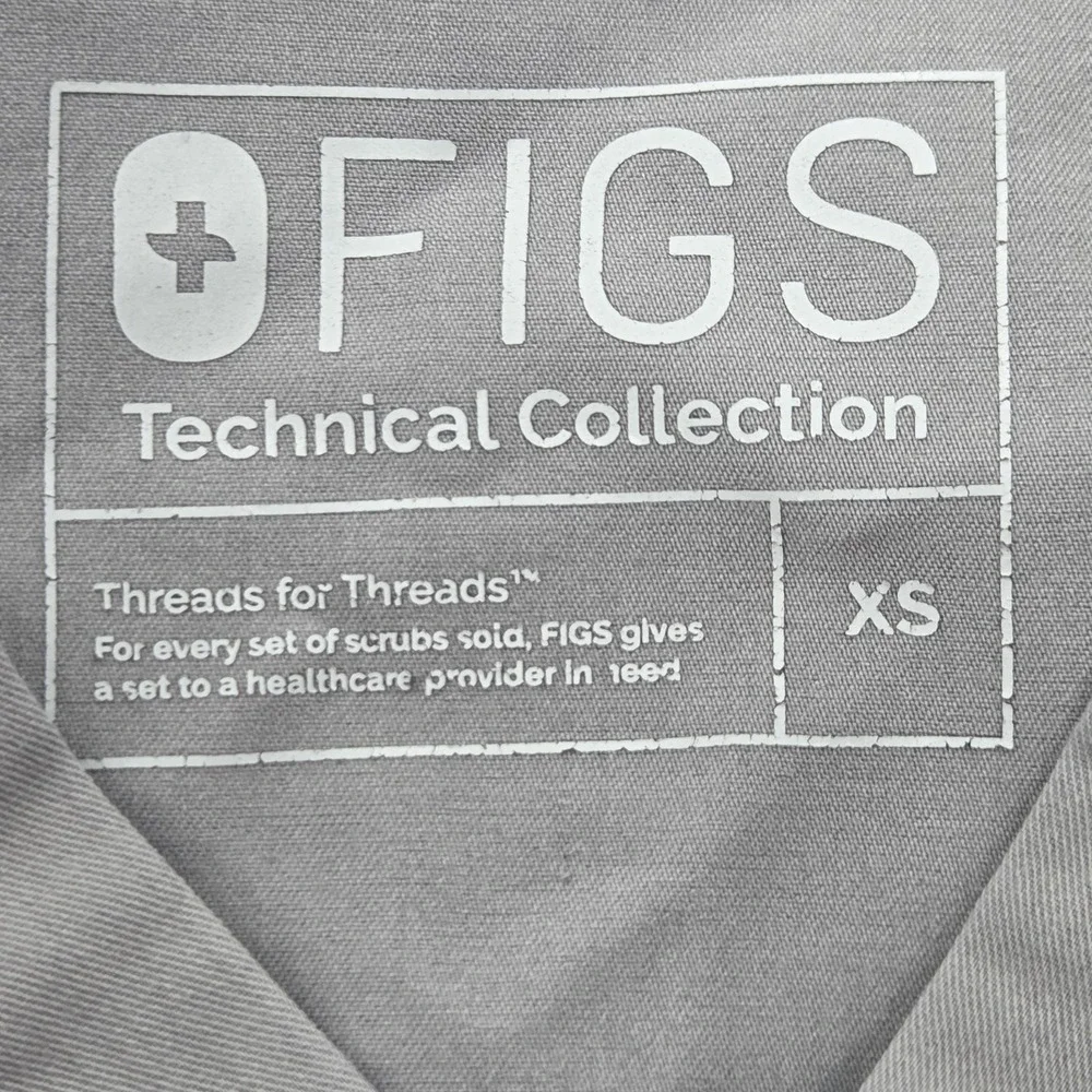 FIGS Women's Size XS Catarina‎ Light Gray Scrub Top Medical Dental  FW1000